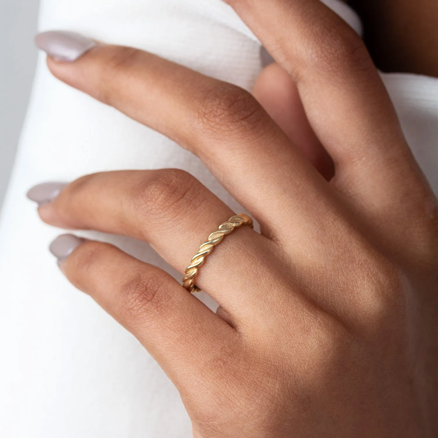 14k Gold Twist Narrative Ring